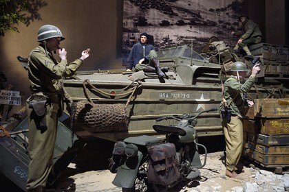 France, Calvados (14), Colleville-sur-Mer, Overlord-Museum, Normandy 44, collection américaine à l'intérieur du musée, véhicule amphibie militaire US le DUKW 353