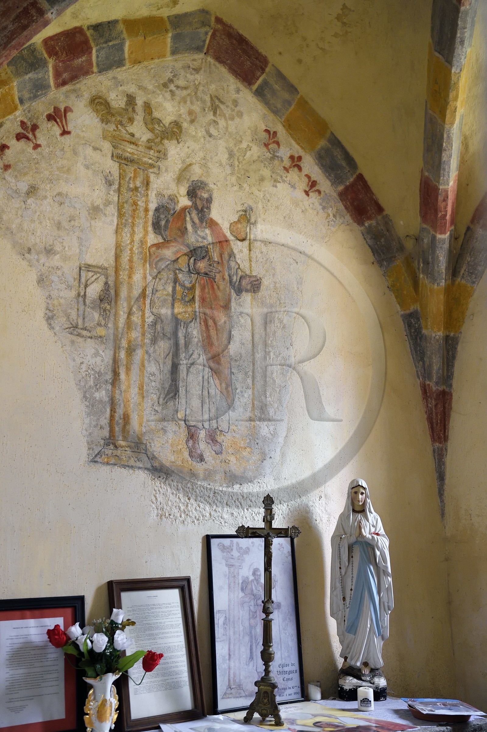 France, Cantal (15), étape sur le chemin de Saint-Jacques de Compostelle par la Via Arverna, Virargues, église Saint-Jean-Baptiste, la fresque sur le miracle attribué à Saint-Jacques du pendu dépendu date du XVIe siècle France, Cantal (15), étape sur le chemin de Saint-Jacques de Compostelle par la Via Arverna, Virargues, église Saint-Jean-Baptiste, la fresque sur le miracle attribué à Saint-Jacques du pendu dépendu date du XVIe siècle