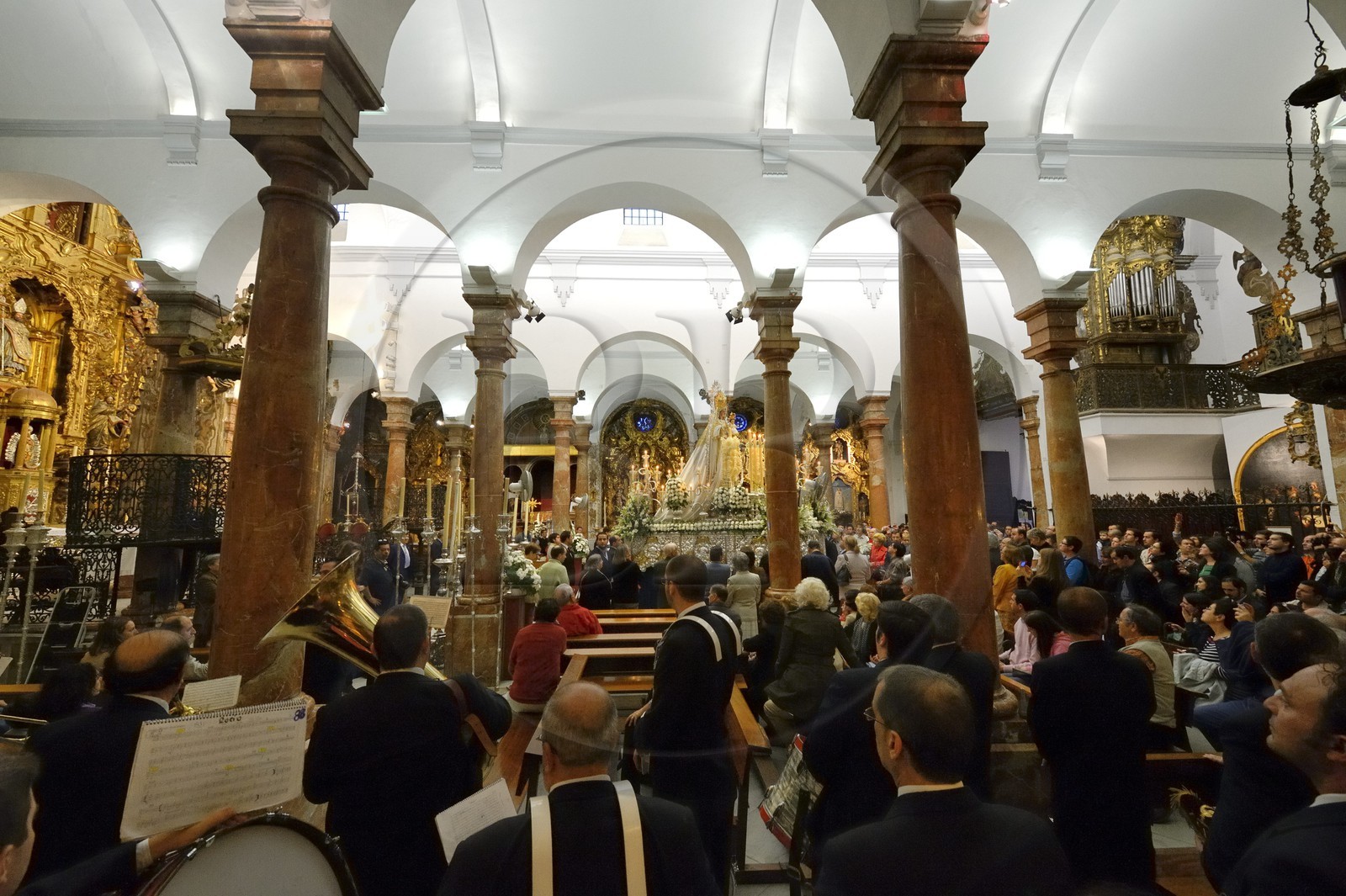 Espagne, Andalousie, Séville, quartier de Santa Cruz, église San Nicolas, procession de la Vierge des neiges (Virgen de las Nieves)