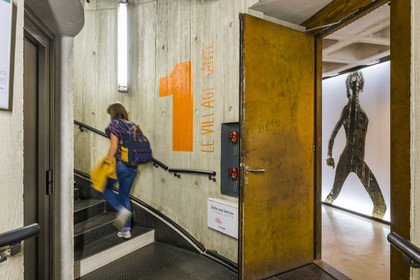 France, Hérault (34), Montpellier,  quartier de Port Marianne, batiment le Nuage réalisation du créateur Philippe Starck