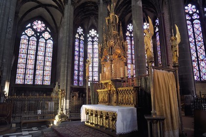France, Puy-de-Dôme (63), Clermont-Ferrand, cathédrale Notre-Dame de l'Assomption du XIIIe siècle, maître-autel dessiné par Viollet-le-Duc