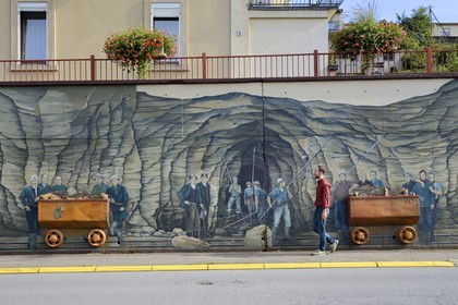 France, Moselle (57), Vallée de la Fensch, Algrange , fresque des Quatre Mines dédiée aux mineurs de fer de l'artiste Greg Gawra