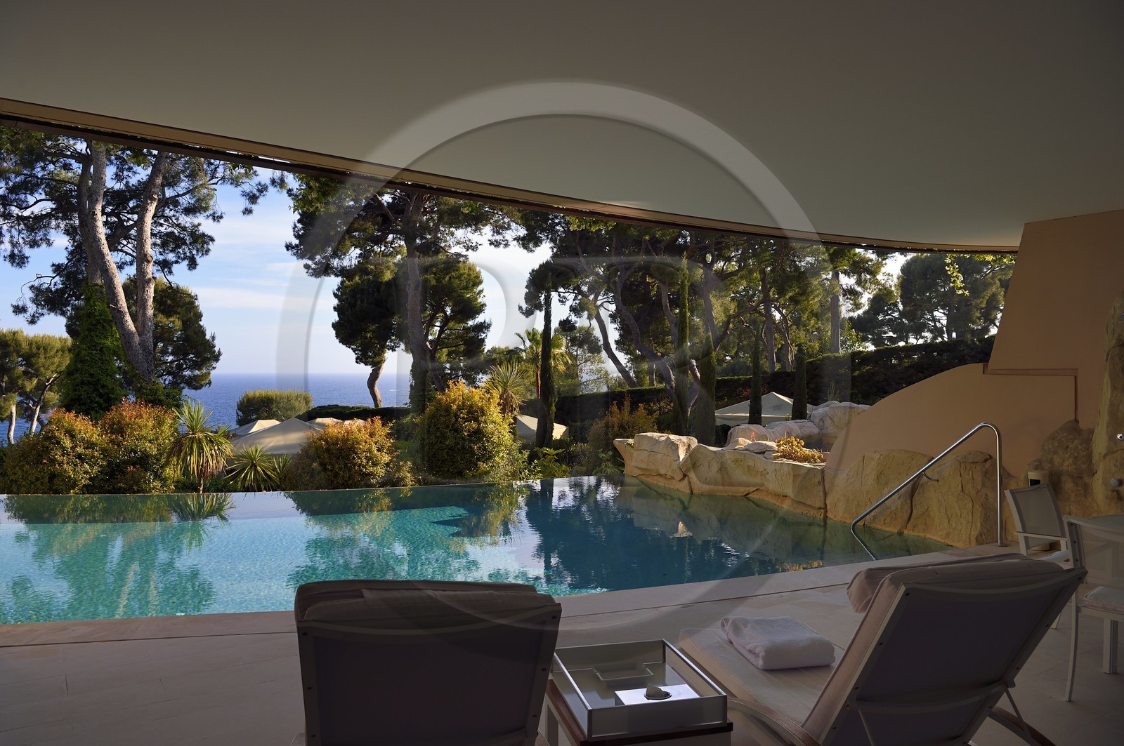 France, Alpes Maritimes (06), Saint-Jean-Cap-Ferrat, Grand-Hotel du Cap-Ferrat, palace 5 étoiles du groupe Four Seasons Hotel, piscine à débordement privée de la pool suite France, Alpes Maritimes (06), Saint-Jean-Cap-Ferrat, Grand-Hotel du Cap-Ferrat, palace 5 étoiles du groupe Four Seasons Hotel, piscine à débordement privée de la pool suite