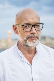 France, Bouches-du-Rhône (13), Marseille, Zone Euroméditerranée, grand port maritime de Marseille (GPMM), la digue du large, le chef Emmanuel Perrodin chef d’orchestre des Diners Insolites