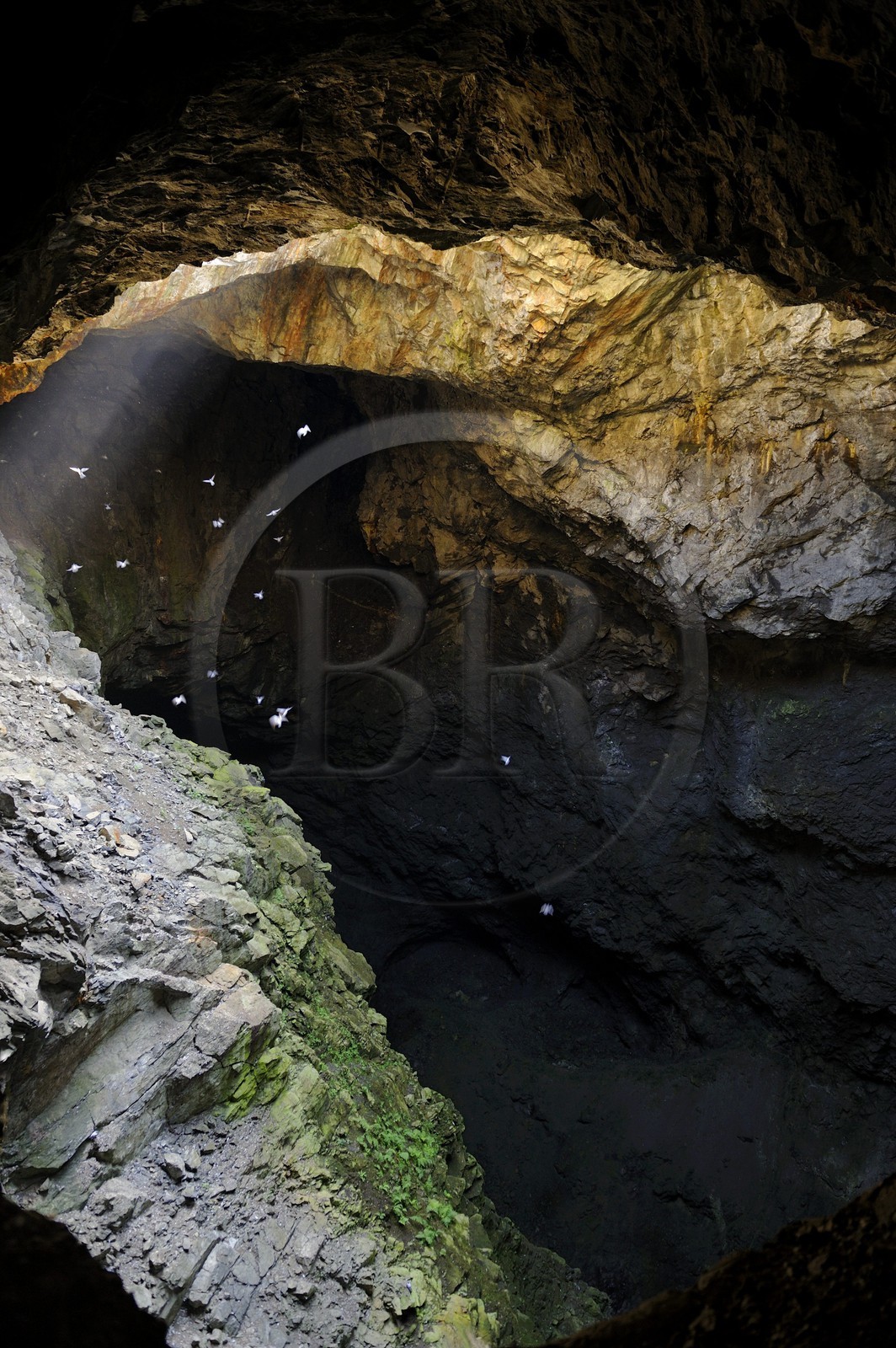 Italie, Toscane, l’Ile d’Elbe, Capoliveri, l'ancienne mine de fer de la société Calamita, grotte formée à la suite d'un effondrement