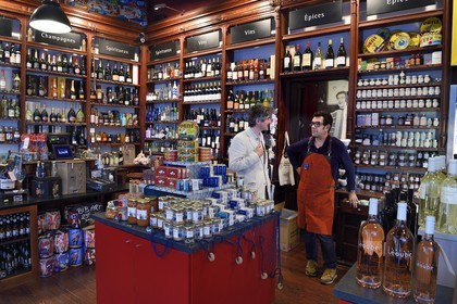 France, Pyrénées-Atlantiques (64), Pays-Basque, Biarritz, Chez Arosteguy épicerie fine créée en 1876, Pierre Arosteguy