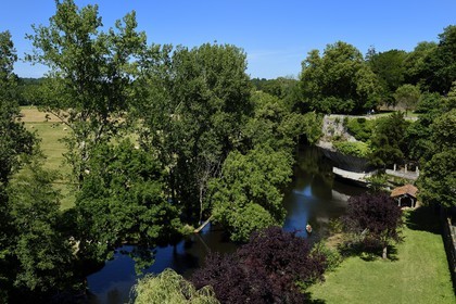 France, Dordogne (24), Périgord Vert, Bourdeilles, la Dronne vue du chateau