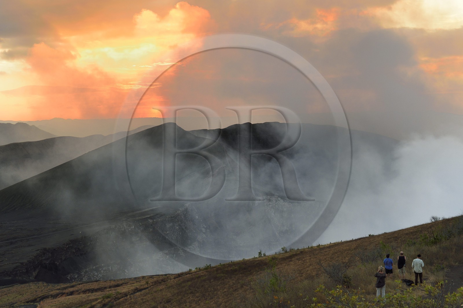 Nicaragua, Masaya, Parc national du Volcan Masaya (Parque Nacional Volcan Masaya), le cratère Santiago toujours actif