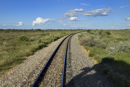 Namibie, région de Erongo, voie ferrée emprunté par le Shongololo express