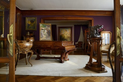 France, Meurthe-et-Moselle, Nancy, Ecole de Nancy Museum, piano designed by Louis Majorelle with drawings by Victor Prouvé