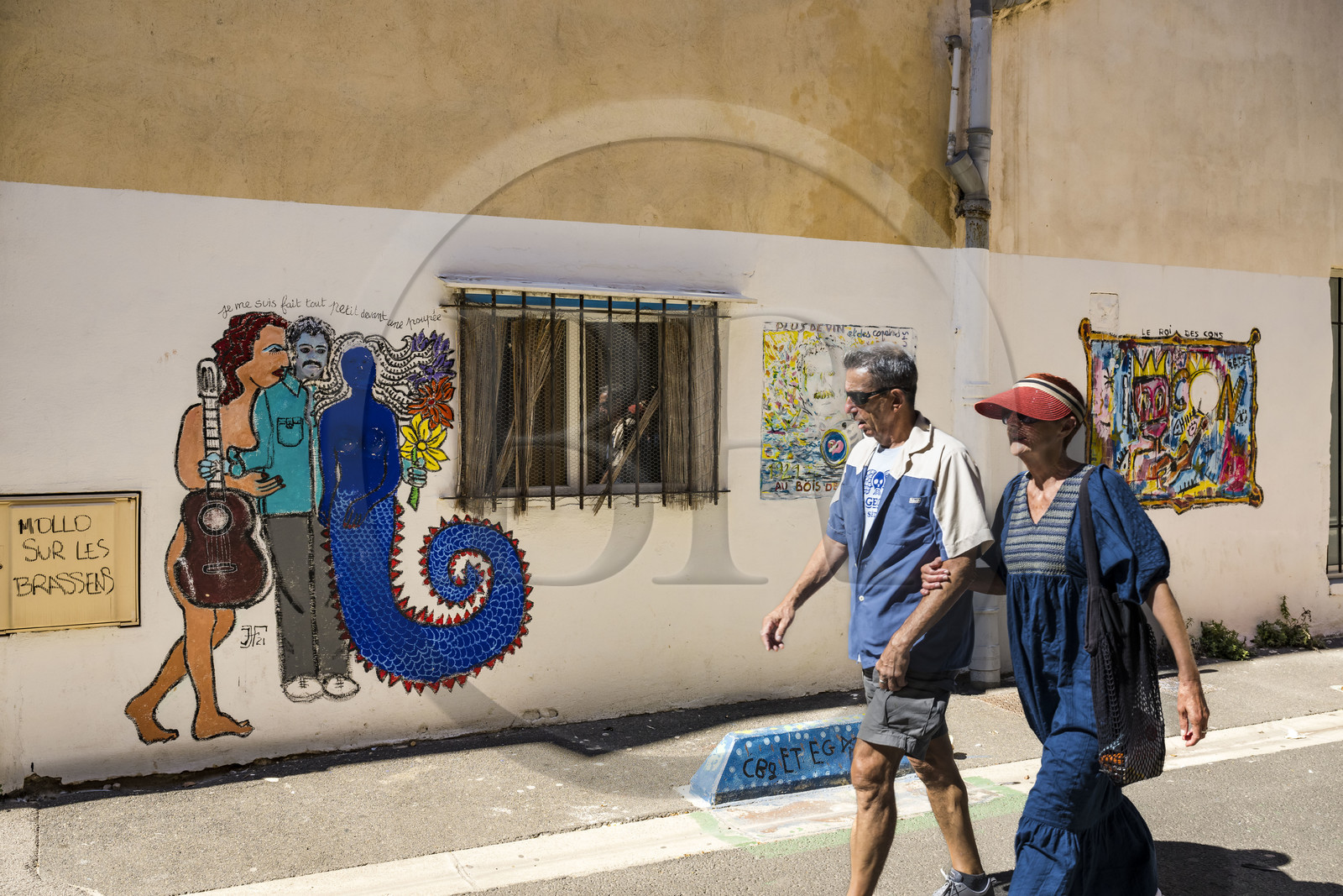 France, Hérault (34), Sète, peinture murale dans la rue de Tunis illustration de la chanson de Georges Brassens Je me suis fait tout petit