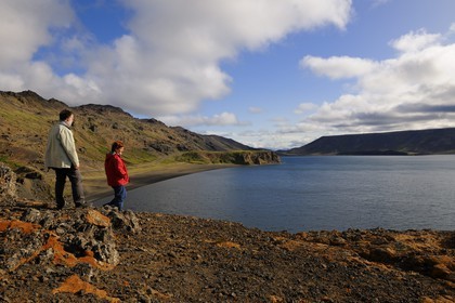 Islande, Région de Reykjavik, vallée de Krisuvik, le lac Kleifarvatn