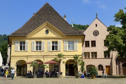 Germany, Baden-Wurttemberg, Freiburg im Breisgau, Alte Wache (Old guardroom) on Münsterplatz