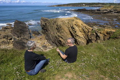 France, Vendée (85), Talmont-Saint-Hilaire, vue sur la baie de Cayola et Les Sables d'Olonne en arrière plan depuis la pointe du Porteau