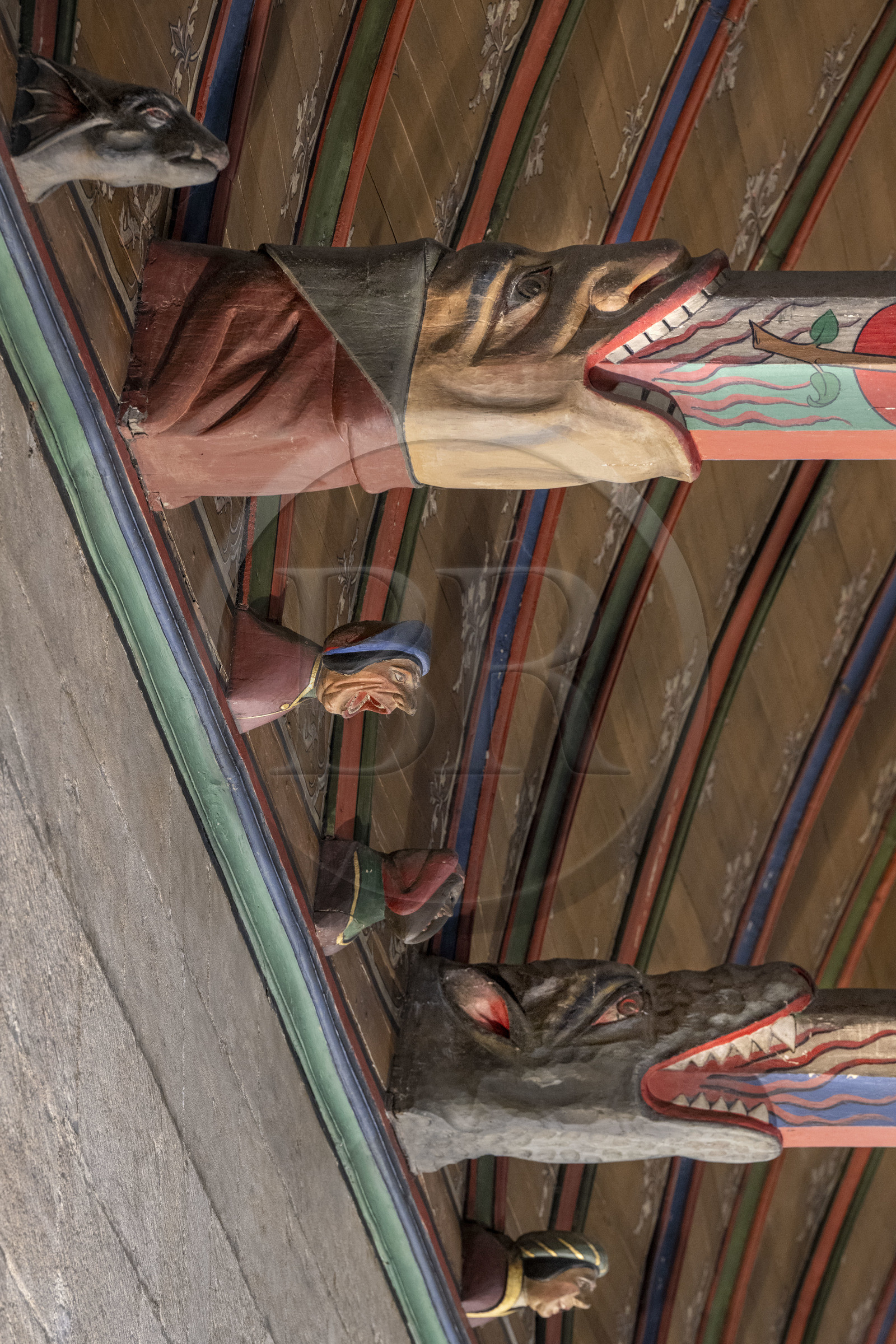 France, Côte-d'Or (21), Beaune, zone classée Patrimoine Mondial de l'UNESCO, Hospices de Beaune, l'Hôtel-Dieu, la Grande salle des Pôvres, charpente en lambris de chêne en berceau brisé et Poutres avec des engoulants