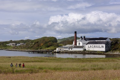 Royaume-Uni, Ecosse, Hébrides intérieures, Ile de Islay, Port Ellen, distillerie de whisky Lagavulin