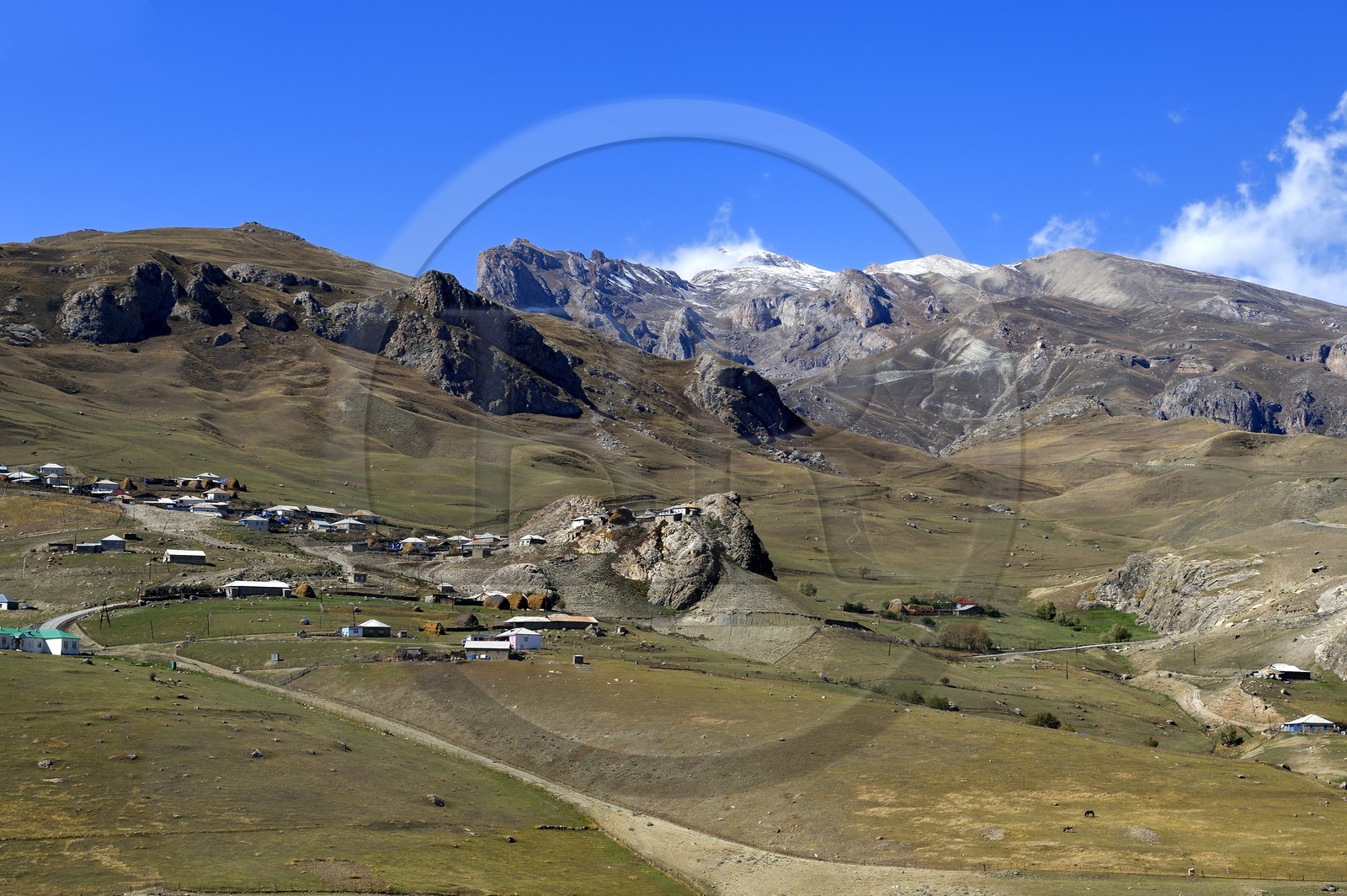 Azerbaïdjan, région de Quba (Guba), chaine de montagne du Grand Caucase, route Xinaliq Yolu vers Khinalug, village de Jek Azerbaïdjan, région de Quba (Guba), chaine de montagne du Grand Caucase, route Xinaliq Yolu vers Khinalug, village de Jek