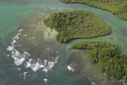 Panama, province de Colon, la côte caraïbe vers Portobelo (vue aérienne)