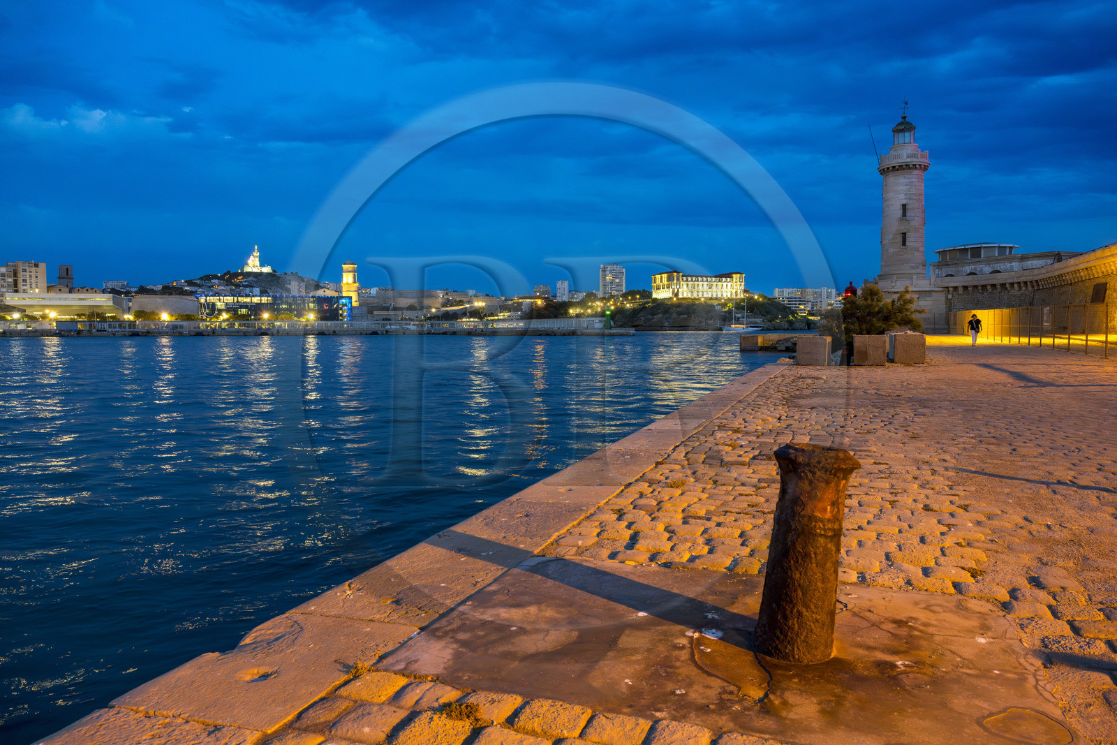 France, Bouches-du-Rhône (13), Marseille, Zone Euroméditerranée, grand port maritime de Marseille (GPMM), la digue du large et son phare de Sainte Marie