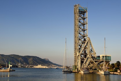 France, Var (83), La Seyne-sur-Mer, Parc de la Navale sur les anciens chantiers navals, le pont levant ou basculant
