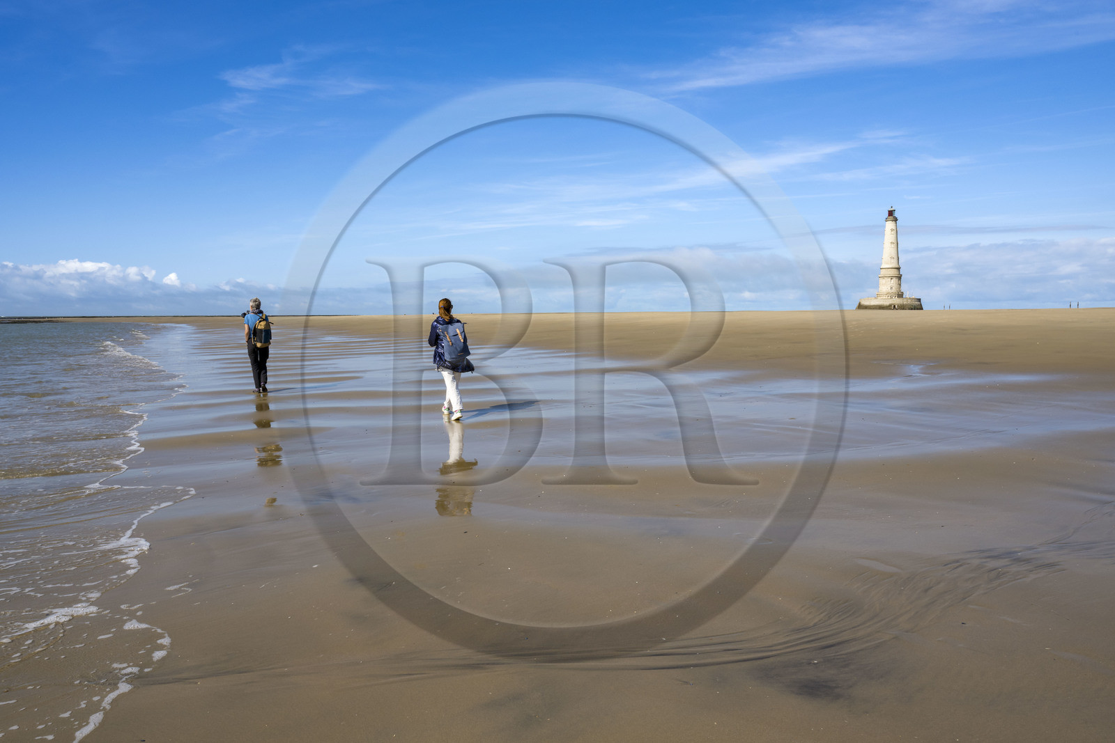 France, Gironde (33), le Verdon-sur-Mer, plateau rocheux de Cordouan à marée basse, phare de Cordouan, classé Patrimoine Mondial de l'UNESCO France, Gironde (33), le Verdon-sur-Mer, plateau rocheux de Cordouan à marée basse, phare de Cordouan, classé Patrimoine Mondial de l'UNESCO