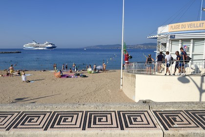 France, Var (83), Saint-Raphaël, Promenade René Coty, Plage Veillat