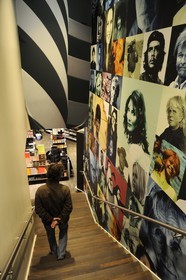 Norway, Oslo, inside Norli Cafe and bookshop in the new districts of the docks behind Ackerbrygge