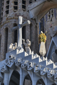 Spain, Catalonia, Barcelona, Eixample district, Sagrada Familia basilica by Catalan modernist architect Antoni Gaudi, listed as a UNESCO World Heritage Site, the passion facade, the Glorious Cross