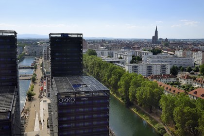 France, Bas Rhin, Strasbourg, development of port du Rhin (Rhine's harbour) and conversion of breakwater of Bassin d'Austerlitz, presqu'ile Malraux (Malraux peninsula), buildings the Black Swans by architect Anne Demians