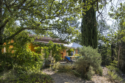 France, Var (83), Provence Verte, Bras, vers Saint-Maximin-la-Sainte-Baume, la maison d'hotes Le Peyrourier - une campagne en Provence