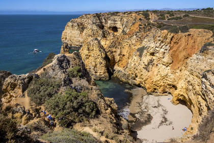 Portugal, Algarve, Lagos, découverte des criques dans les falaises escarpées de la Ponta da Piedade
