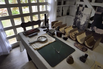 Gabon, Province du Moyen-Ogooué, Lambaréné, l'ancien Hopital Albert Schweitzer devenu musée, le bureau privé d'Albert Schweitzer tel qu'il était le jour de son décès