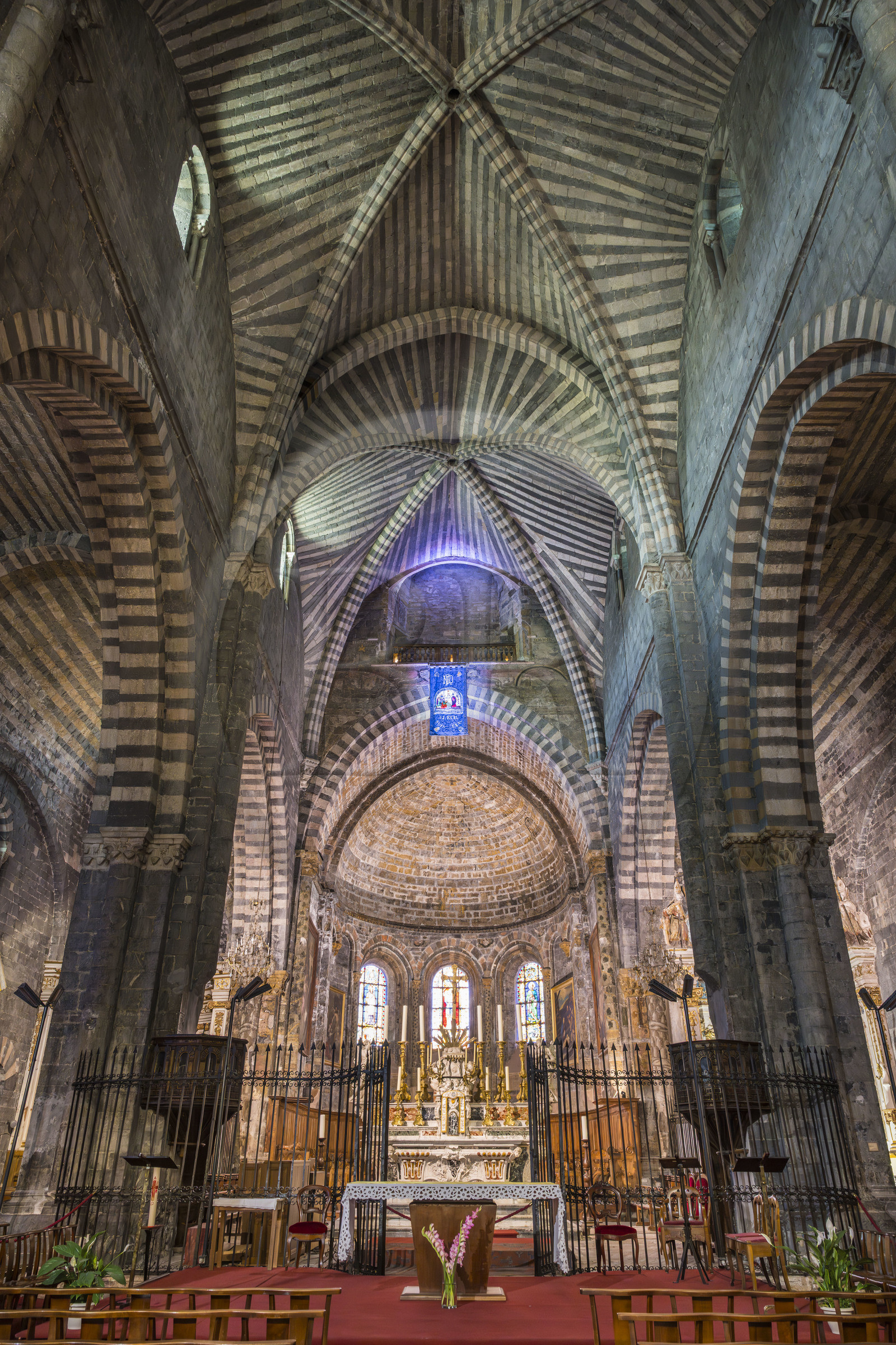 France, Hautes Alpes (05), Embrun, la cathédrale Notre Dame du Real du XII siecle