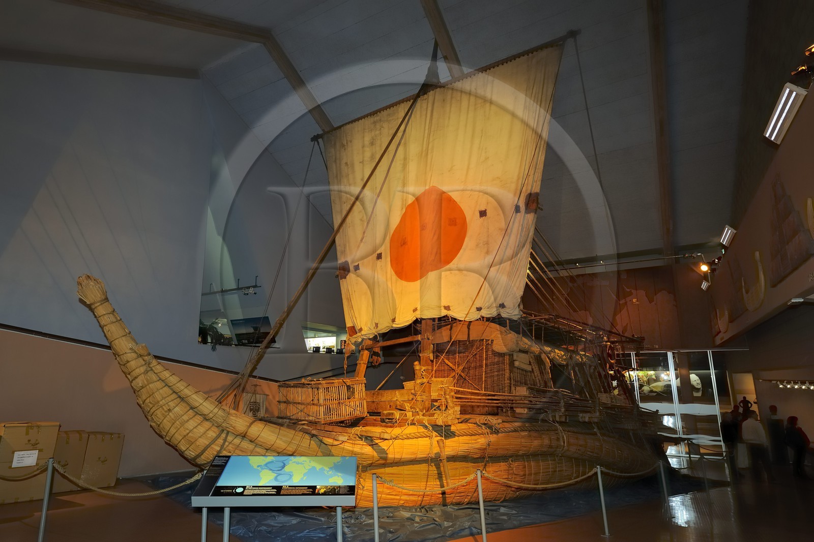 Norvège, Oslo, presqu'île de Bygdoy, musée du Kon-Tiki, radeau Ra II de Thor Heyerdahl, réplique d'un ancien bateau égyptien en papyrus sur lequel l'explorateur a traversé l'Atlantique en 1970
