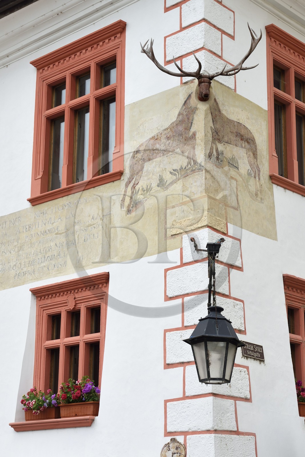 Roumanie, Transylvanie, Sighisoara, fait partie des sept villes fortifiées saxonnes de Transylvanie, classé Patrimoine Mondial de l'UNESCO, Casa cu Cerb (maison au Cerf du XVIIème siècle) demeure d'un noble dans le style de la Renaissance transylvaine