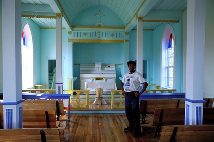 Canada, province de Québec, Réserve faunique de la Vérendrye, Grand Lac Victoria, église algonquine chrétienne