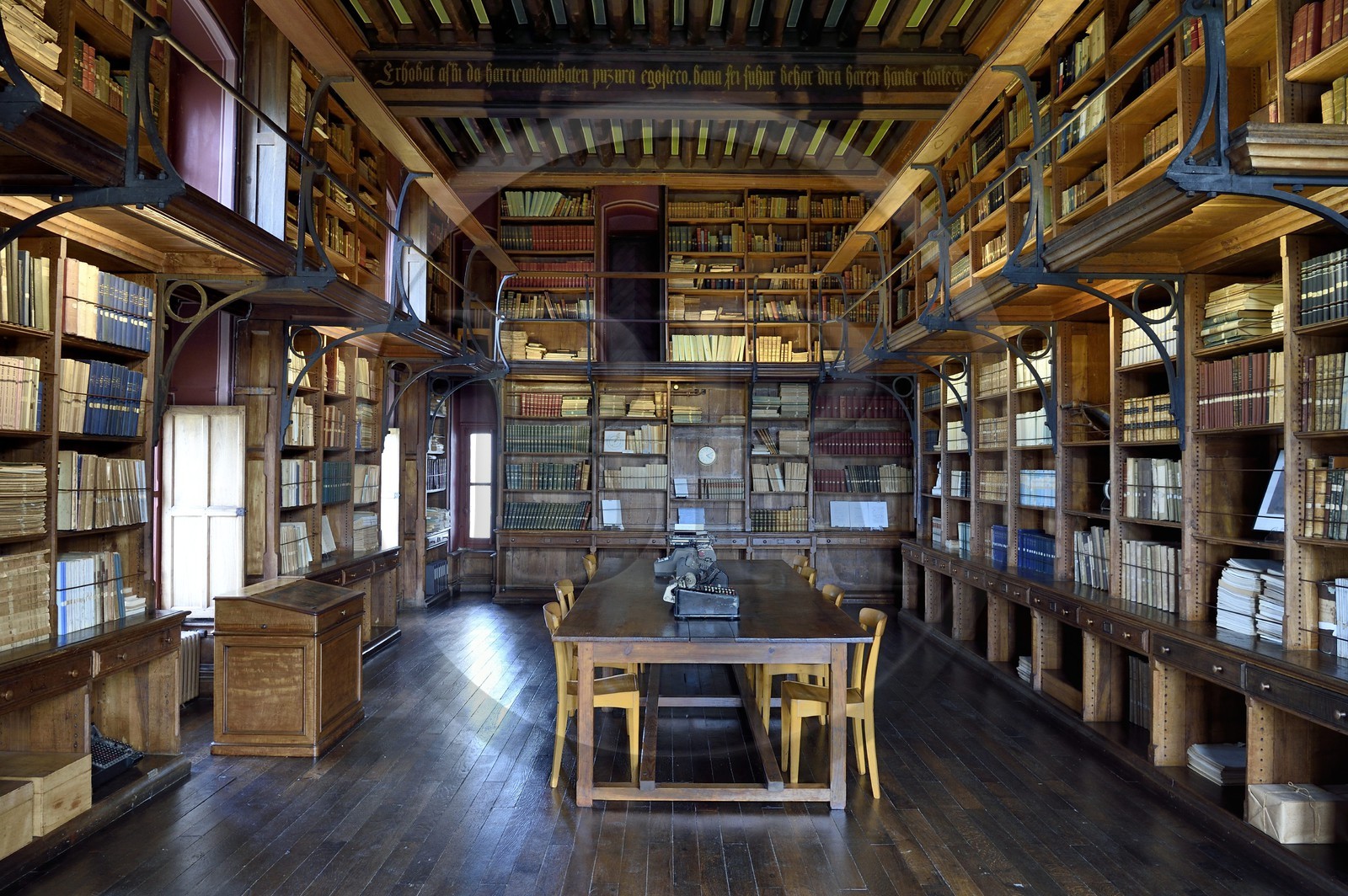 France, Pyrénées-Atlantiques (64), la côte du Pays-Basque, Hendaye, chateau d'Abbadia construit en 1870 par Eugène Viollet-le-Duc pour Antoine d'Abbadie d'Arrast, la bibliothèque