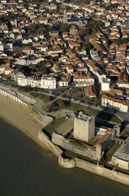 France, Charente-Maritime (17), Fouras, Fort Vauban avec donjon 12è s. (vue aérienne)