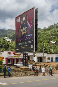 Rwanda, Province du Nord, Nyirangarama, le village créé par l'entrepreneur Gérard Sina en bordure de la Route Nationale 4