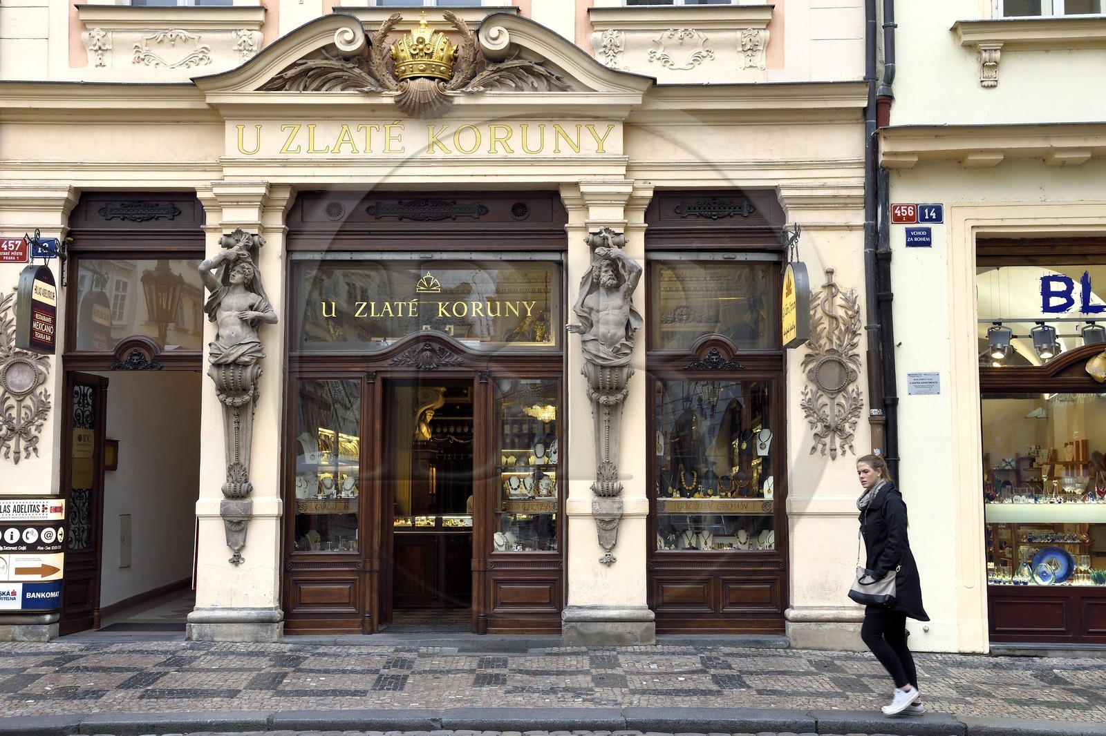 République Tchèque, Prague, centre historique classé Patrimoine Mondial de l'UNESCO, la vieille ville (Stare Mesto), bijoutier sur la petite place Malé Namesti derrière la grande place Staromestske
