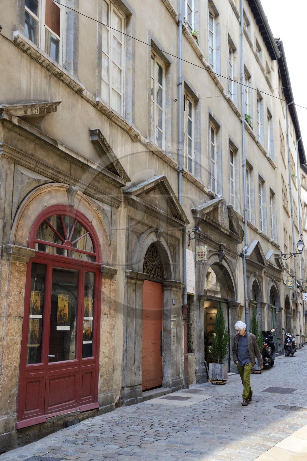 France, Rhône (69), Lyon, site historique classé Patrimoine Mondial de l'UNESCO, quartier de Saint-Paul dans le Vieux Lyon, la rue Juiverie