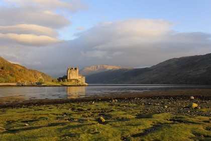 Royaume-Uni, Ecosse, région des Highlands, comté de Ross & Cromarty, Eilean Donan Castle, château à l'entrée du Loch Duich
