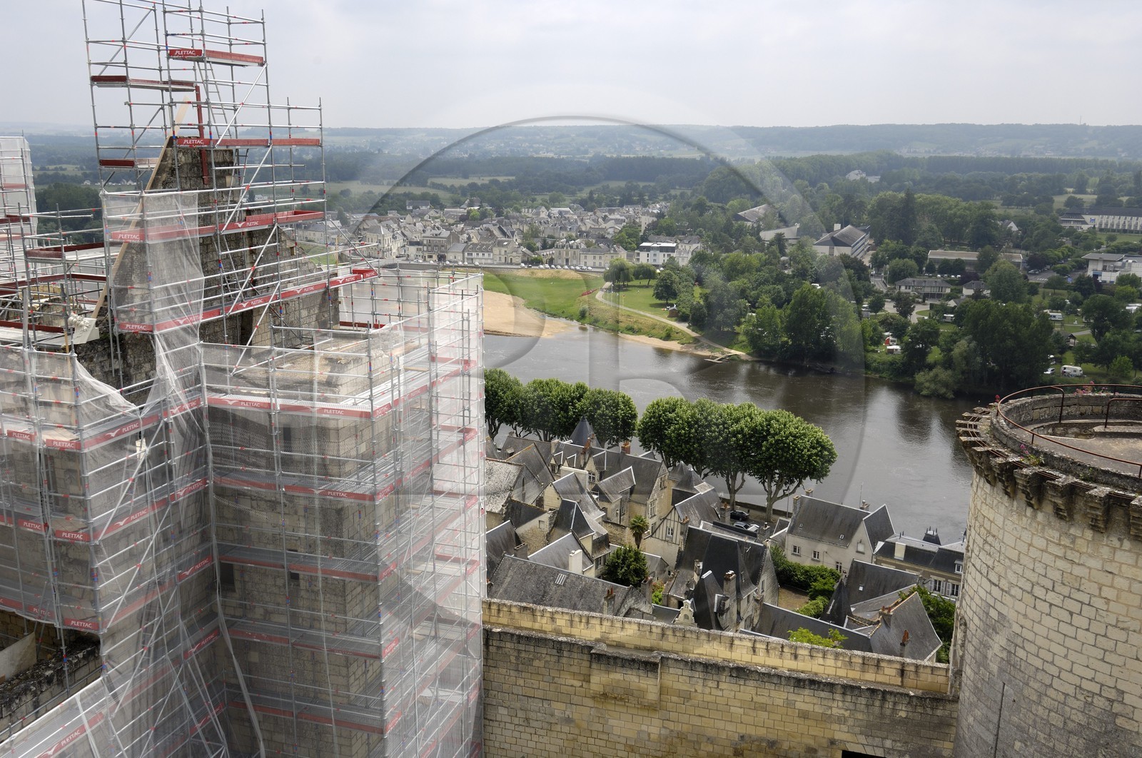 France, Indre et Loire (37), Vallée de la Loire classée Patrimoine Mondial de l' UNESCO, Chinon, le château, chantier de restauration des logis royaux