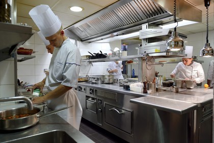 France, Rhone, Lyon, restaurant La Mère Brazier founded in 1921 by Eugenie Brazier, the Mathieu Viannay two Michelin stars Chef kitchen brigade on work