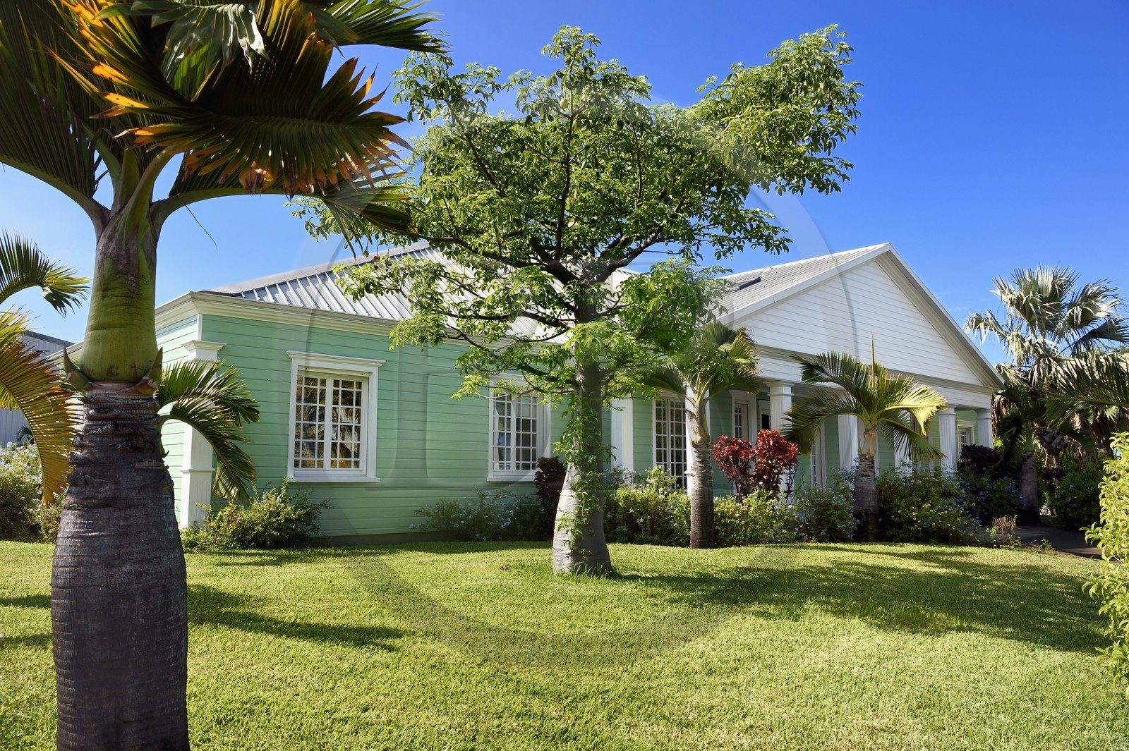 France, Ile de la Reunion, Saint Pierre, domaine de la distillerie Isautier, les bureaux dans la reconstitution de la maison familiale traditionnelle France, Ile de la Reunion, Saint Pierre, domaine de la distillerie Isautier, les bureaux dans la reconstitution de la maison familiale traditionnelle