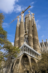 Espagne, Catalogne, Barcelone, quartier de l'Eixample, basilique de la Sagrada Familia de l'architecte du modernisme catalan Antoni Gaudi classée Patrimoine Mondial de l'UNESCO, la façade de la passion