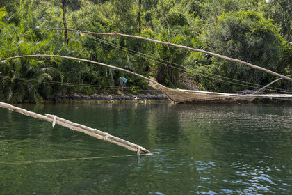 Rwanda, Province de l’Ouest, Karongi (anciennement nommée Kibuye), lac Kivu, bateau de pêche traditionnels à balanciers