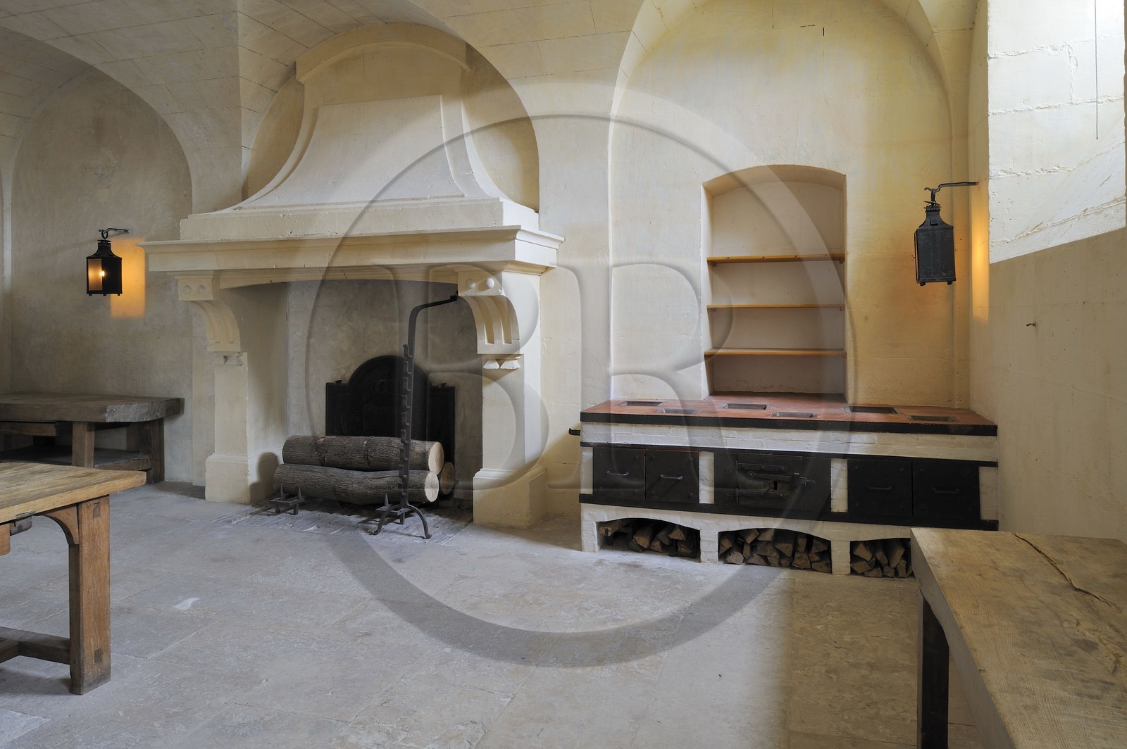 France, Yvelines (78), château de Versailles, classé Patrimoine Mondial de l'UNESCO, le domaine de Marie-Antoinette, le Petit Trianon, les cuisines au sous-sol