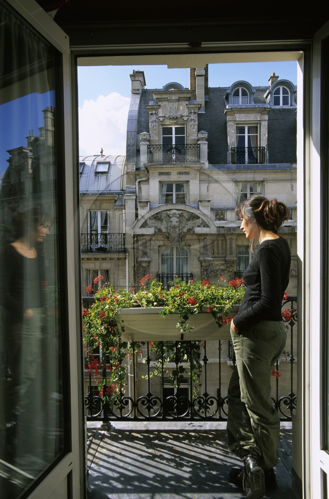 France, Paris 8ème (75), quartier de l'Europe, la terrasse d'un immeuble haussmannien
