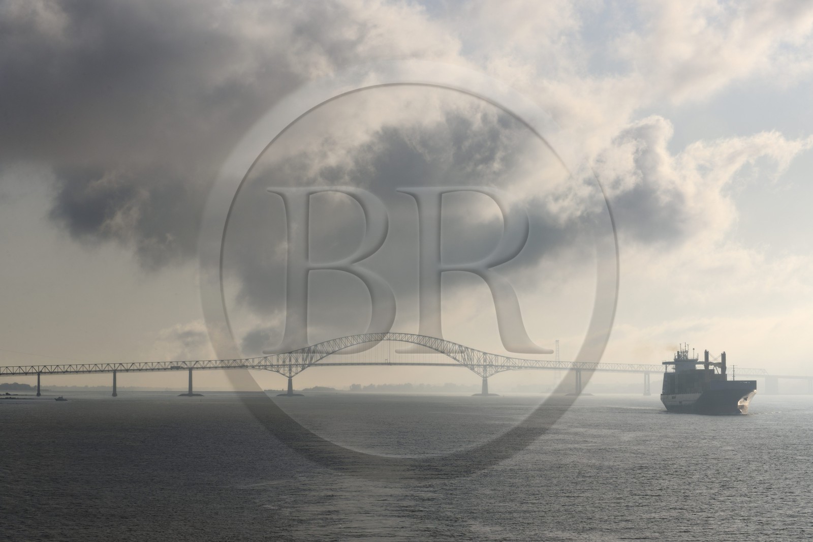 Canada, province de Québec, le pont sur le fleuve Saint-Laurent à Trois-Rivières